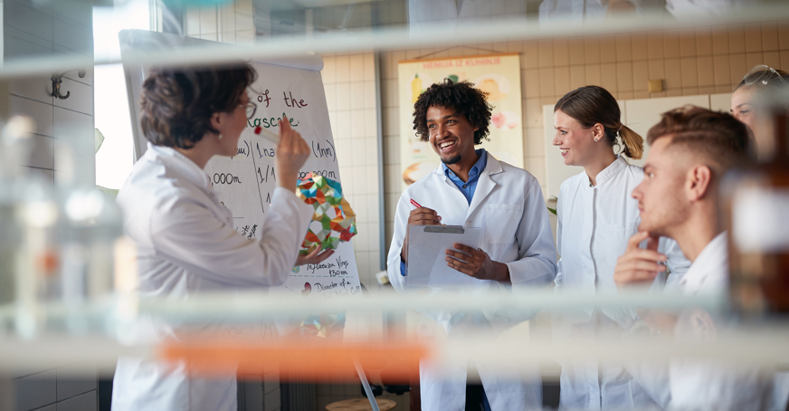 Students in a lab discussing